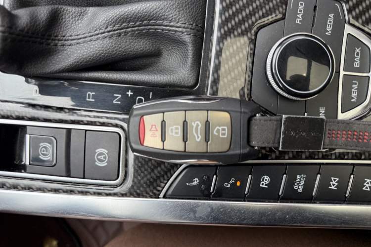 Used Haval H7 2017 Blue Label H7L 2.0T Automatic Prestige Model
