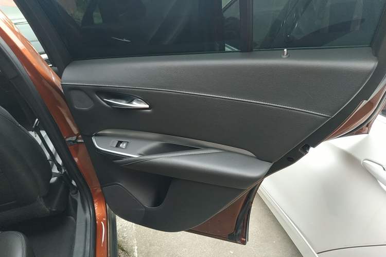 Used Cadillac XT4 2021 28T Two-Wheel Drive Leading Version
