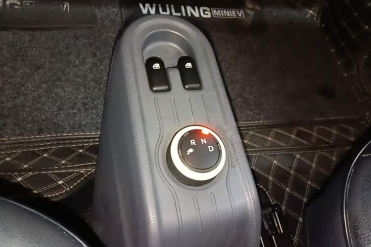 Used Wuling Hongguang MINIEV 2021 Macaron Premium Model – Lithium-NMC
