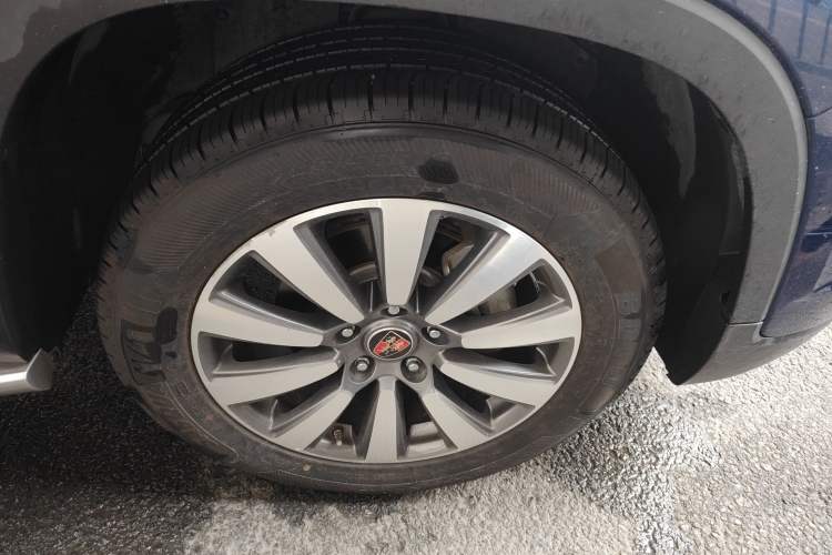 Used Roewe RX8 2018 30T Smart Connectivity Two-Wheel Drive Flagship Edition
