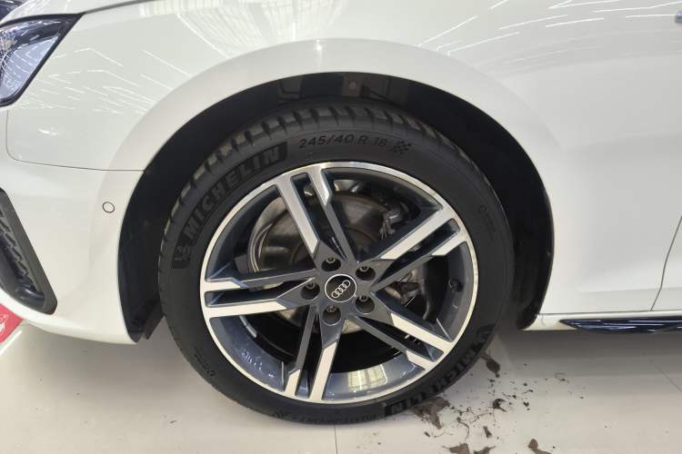 Used Audi A4L 2022 40 TFSI Luxury Dynamic Model