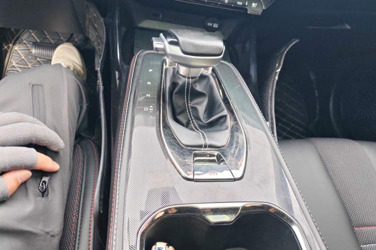 Used CHANGAN OSHAN X5 2021 1.5T DCT Luxury Edition Gear Lever