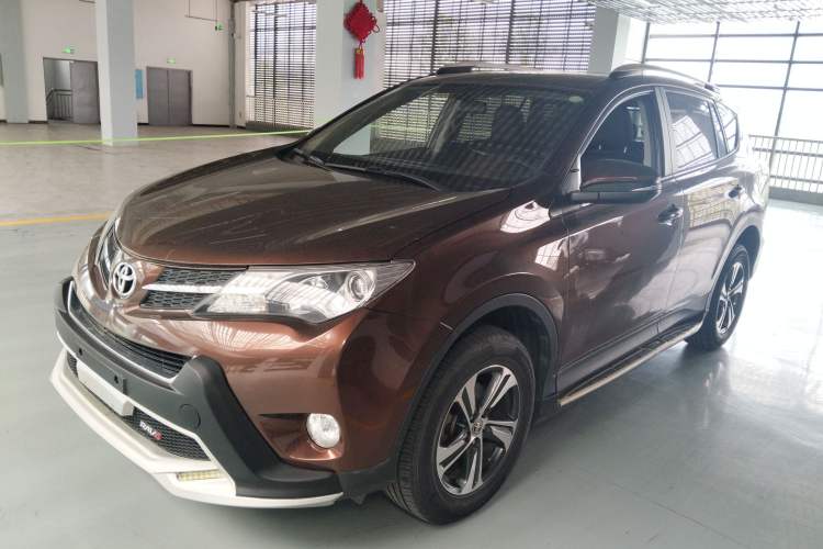 Used Toyota RAV4 2015 2.0L CVT Two-Wheel Drive Fashion Edition