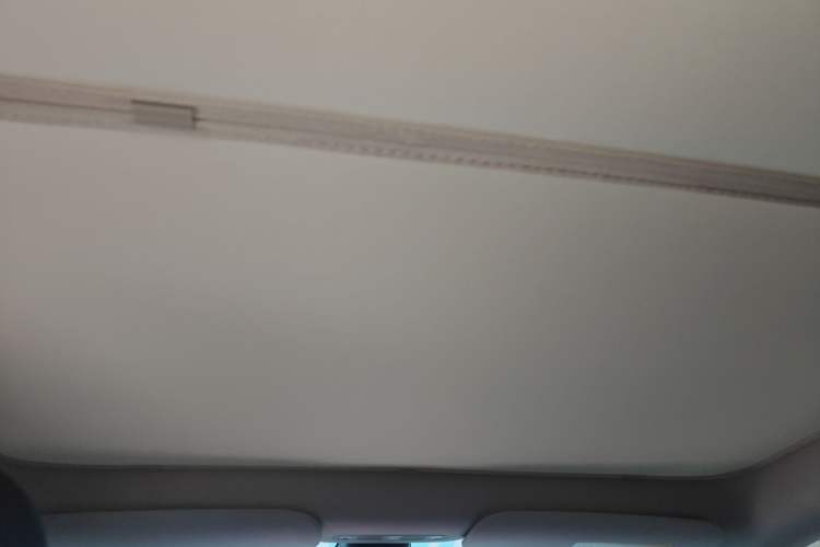 Used Tesla Model Y 2023 Long-Range All-Wheel-Drive Version
