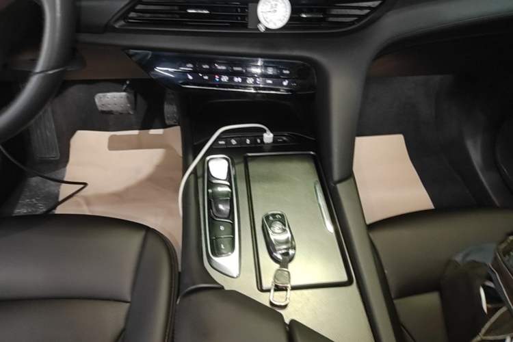 Used Buick Enclave 2020 28T Two-Wheel Drive Luxury Version
