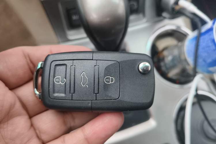 Used Toyota Highlander 2012 2.7L Two-Wheel Drive 7-Seater Luxury Edition