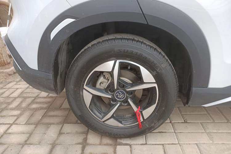 Used BYD Yuan UP 2024 401 km Active Version Right Rear Wheel Hub