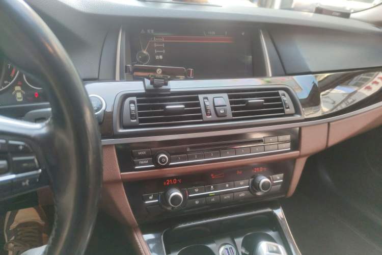 Used BMW 5 Series 2014 528Li Leading Model