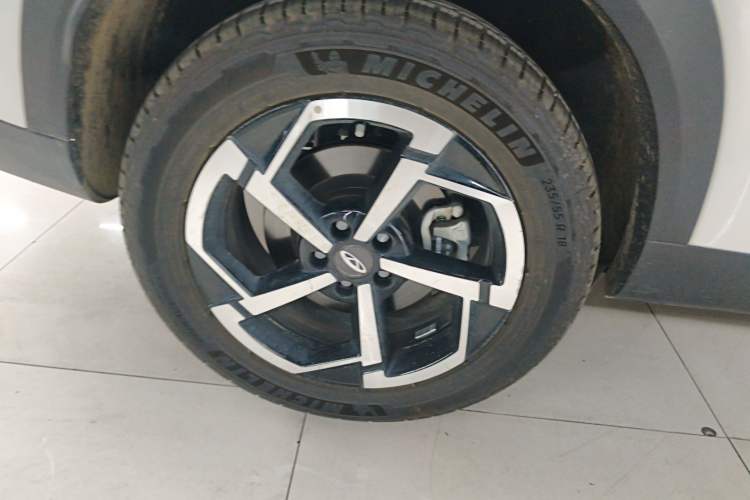 Used Chery Explore 06 2024 Urban Edition 1.6T Two-Wheel Drive Luxury Right Rear Wheel Hub