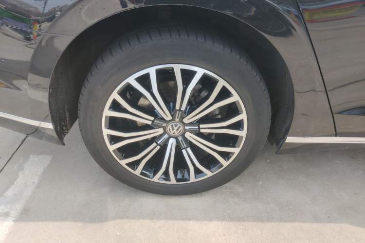 Used Volkswagen Phideon 2018 Revised Version 380TSI Two-Wheel Drive Business Edition
