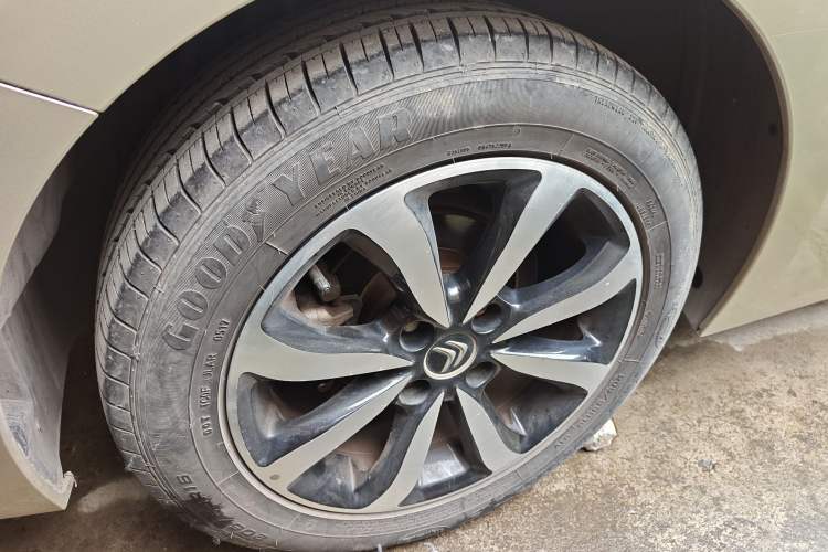 Used Citroen C4 Sega 2016 1.6L Automatic Luxury Model Exterior 7