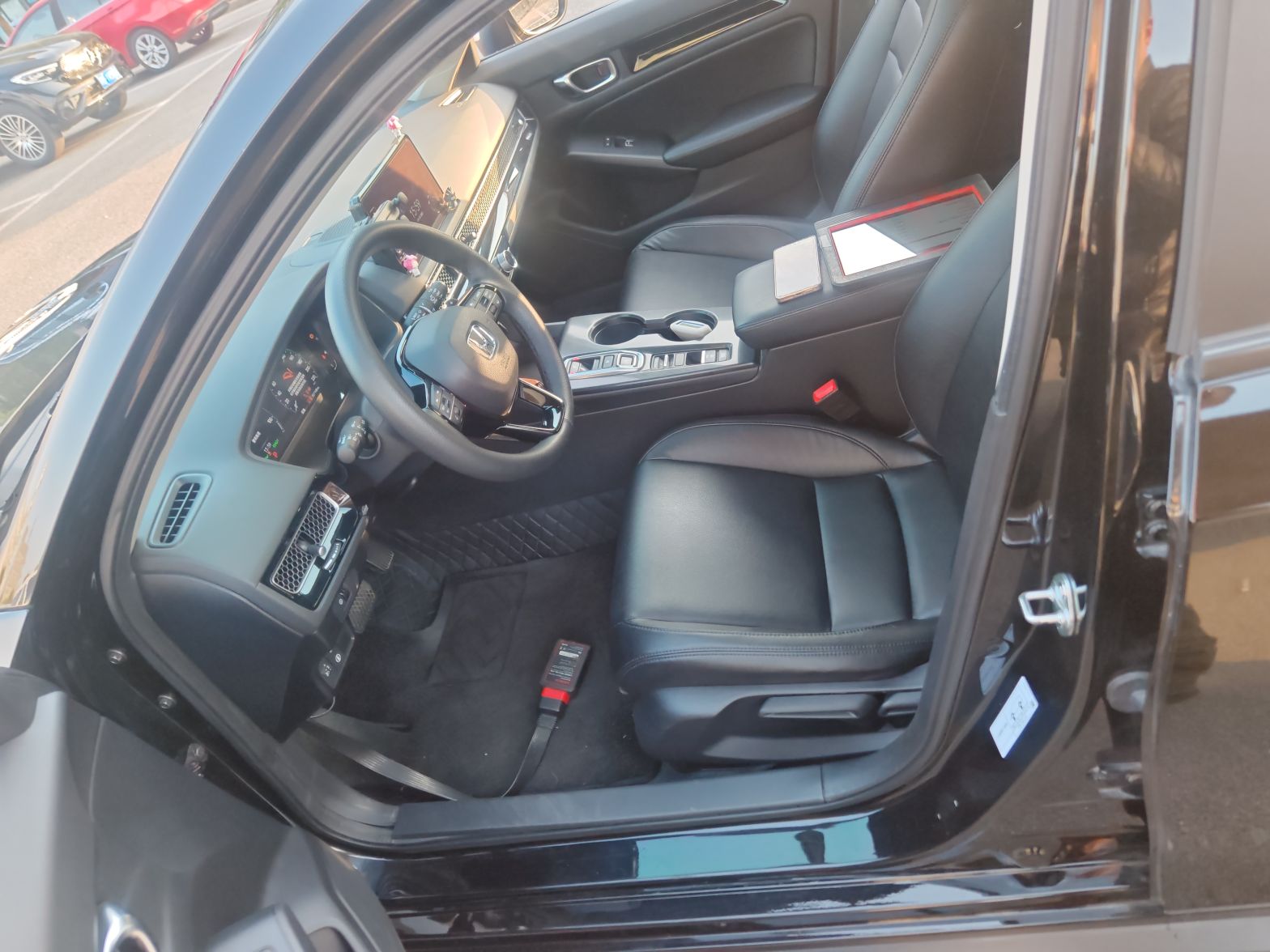 Переднее сиденье в автомобиле