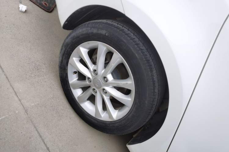 Used Kia K3 2016 1.6L Automatic with Sunroof
