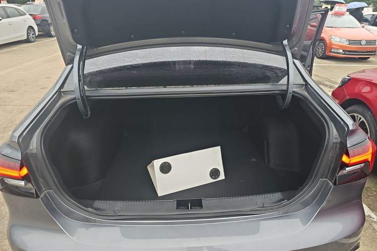 Used Roewe i6 MAX 2020 300TGI Automatic "Swell Cool Smart Drive" Edition
