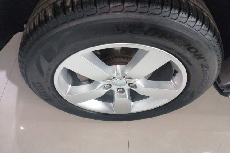 Used Land Rover Defender 2022 90 2.0T P300 SE
