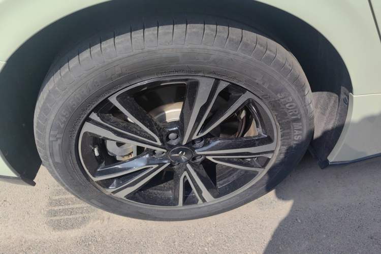 Used Hongqi EH7 2024 690 Pro Right Rear Wheel Hub