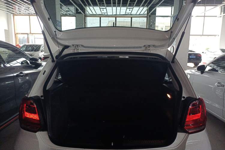 Used Volkswagen Polo 2018 1.5L Automatic Advanced Driving Model Trunk