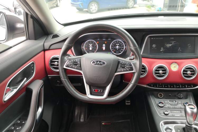 Used JAC Refine S7 2017 2.0T Automatic Luxury Smart Version