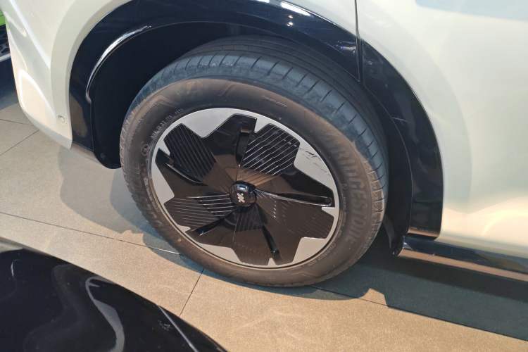 Used IM LS7 2023 77 kWh Urban Fit Pro Rear-Wheel Drive Version