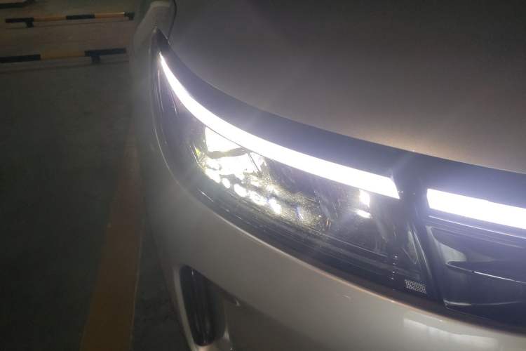 Used Hima AITO M7 2024 1.5T Intelligent Driving Rear-Drive Max Edition 5 Seats Right Front Headlight