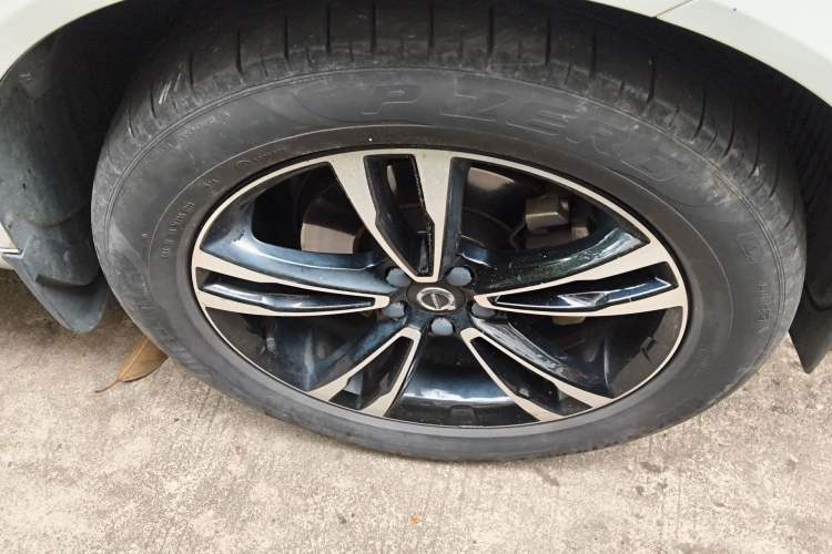 Used Volvo XC60 2019 T5 4x4 Zhiyuan Edition China VI Standard Right Front Wheel Hub