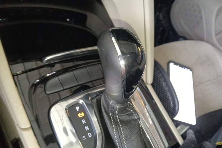 Used Buick Regal 2017 30H Elite Version Gear Lever