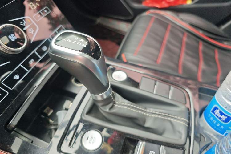 Used Hongqi H5 2019 30TD Smart Connect Dynamic Edition Gear Lever