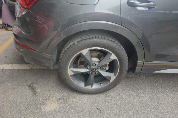 Used Audi Q3 2023 35 TFSI Fashion Dynamic Model (1.4T)