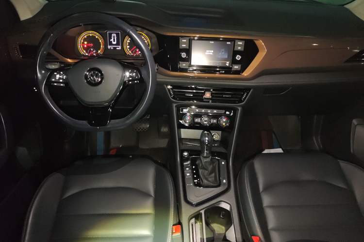 Used Volkswagen Tharu 2020 280TSI Two-Wheel Drive Comfort Edition China VI Standard Center Console