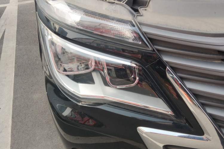 Used FORTHING Lingzhi 2023 M5L 1.6L Base Model 7 Seats