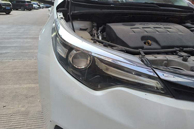 Used Toyota Levin 2014 1.6G CVT Elite Edition Right Front Headlight
