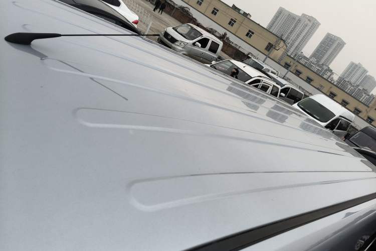 Used Wuling Yangguang 2024 300KM Comfort Version Passenger Van 75kW