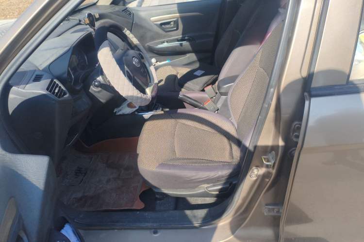 Used FAW Xiali N7 2013 1.3L Manual Luxury Model Left Front Seat