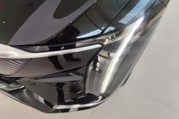 Used Cadillac OPTIQ 2024 Standard Range Version
