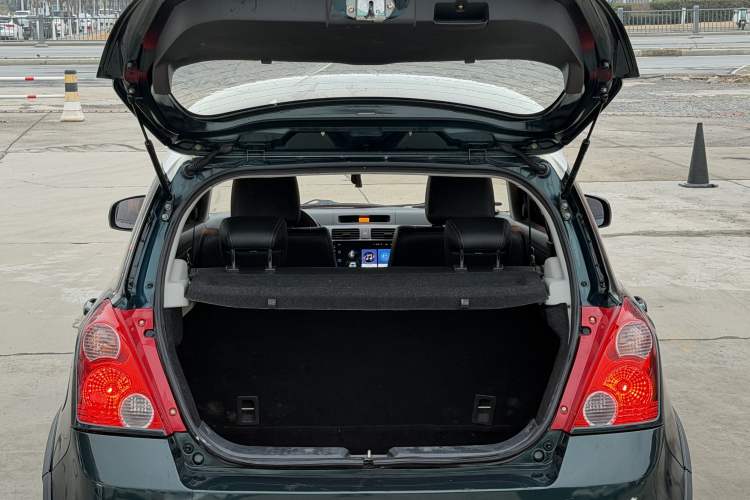 Used Suzuki Swift 2016 1.5L Automatic Fashionable Coolplay Edition
