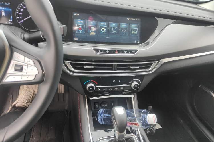 Used CHANGAN Eado 2019 Blue Whale Edition 280T GDI DCT High-Speed Model Audio And AC Panel