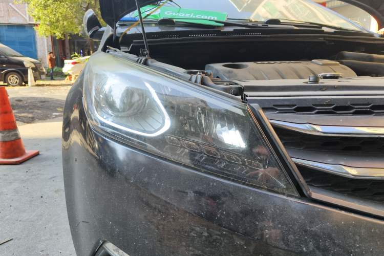 Used Zotye Z500 2015 1.5T Manual Luxury Model
