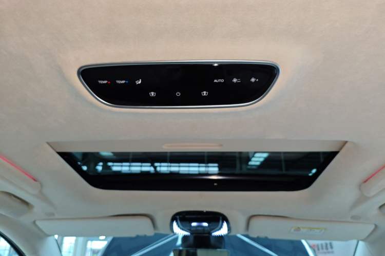 Used VOYAH Dream 2024 PHEV Ultra-Long Range Flagship Edition