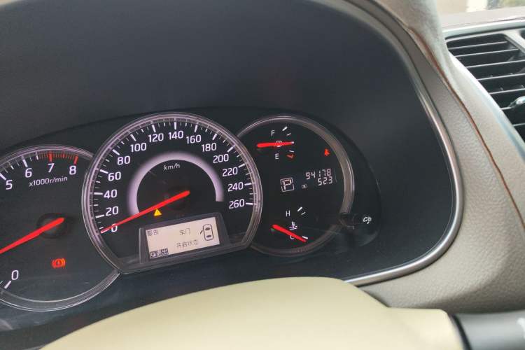 Used Nissan Teana 2011 2.5L XL Advanced Edition Odometer Close Up