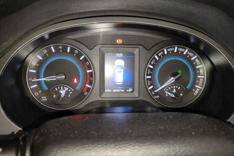 Used Haval H2 2017 Red-Label 1.5T Automatic Two-Wheel Drive Elite Model Instrument Cluster