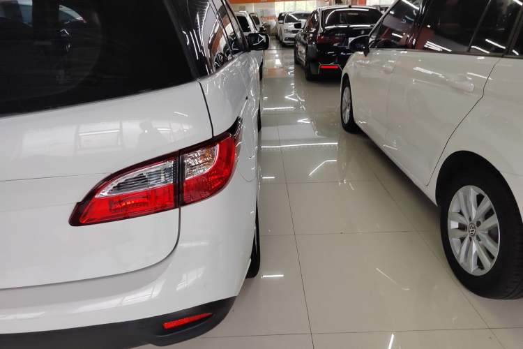 Used Mazda Mazda 5 2013 2.0L Manual Comfort Version
