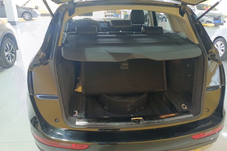 Used Audi Q5 2013 40 TFSI Technology Edition Trunk