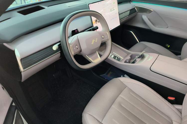 Used ONVO L60 2024 60 kWh Rear-Drive Version