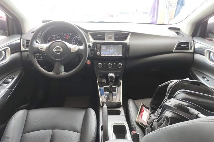 Used Nissan Sylphy 2018 1.6XV CVT Deluxe Edition Center Console