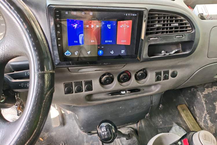 Used Ford Classic Transit 2015 2.8T Diesel Multi-Function Vehicle Short Wheelbase 6-Seater Mid-Roof Edition JX493ZLQ4 Audio And AC Panel