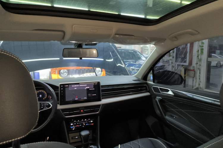 Used Volkswagen Tiguan L 2022 330TSI Automatic Two-Wheel Drive Smart Edition
