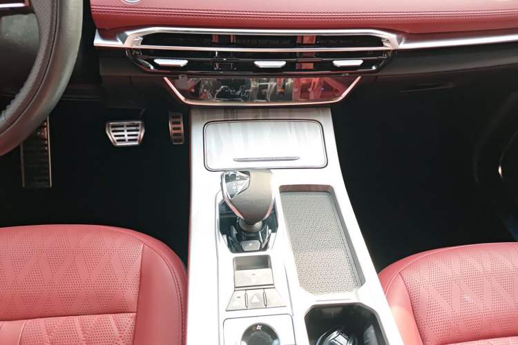 Used JETOUR X70 PLUS 2023 1.5T DCT Brave PLUS 5-Seater