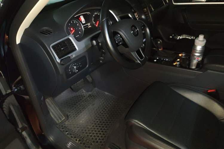 Used Volkswagen Touareg 2017 3.0 TSI R-Line Peak Edition Driver Seat