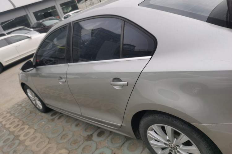 Used Volkswagen Sagitar 2016 230TSI 25th Anniversary Edition Exterior 3