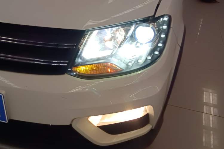 Used Dongfeng Fengon 370 2018 S370 1.5L Manual Luxury 5-Seater
